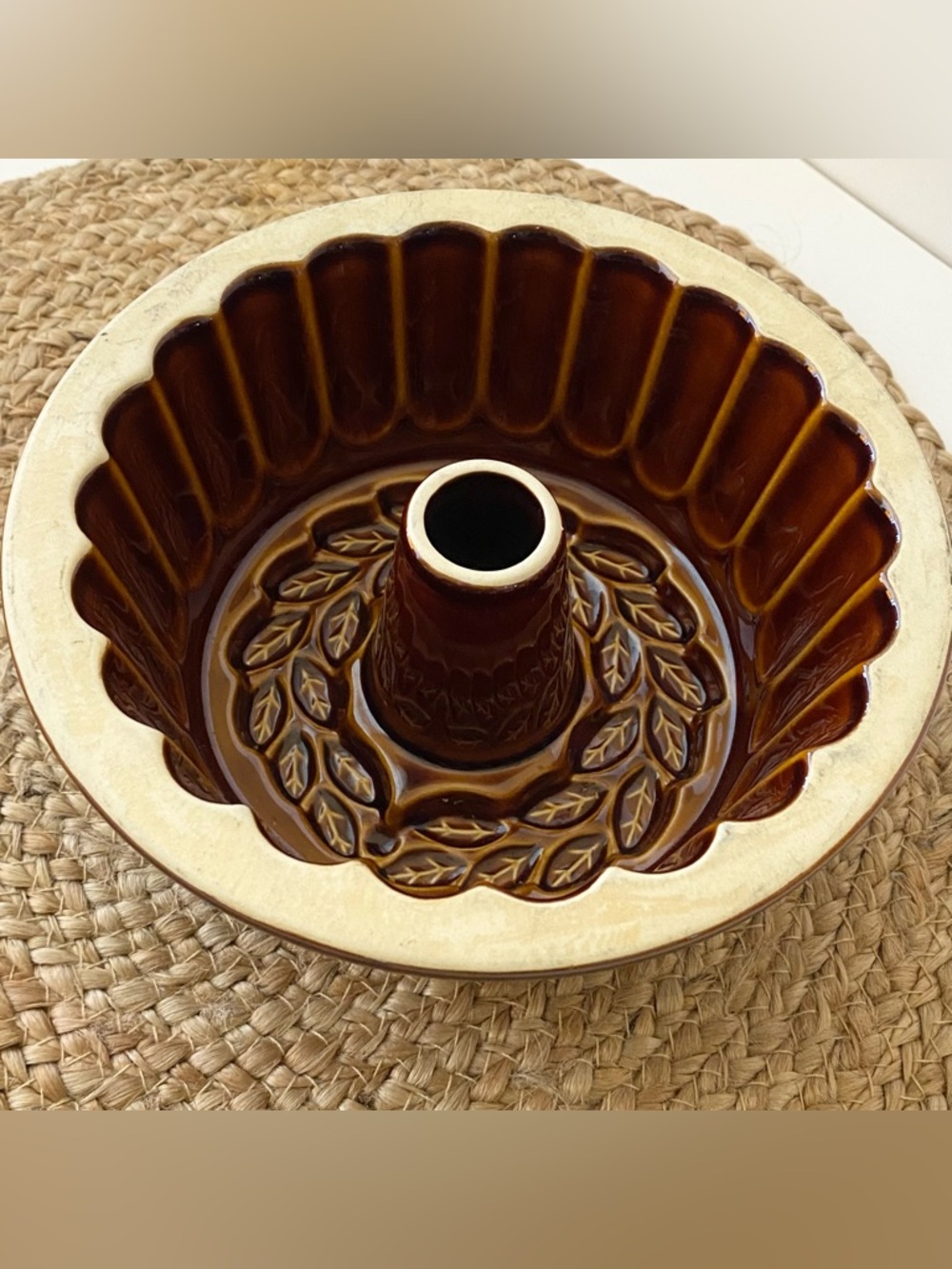 VINTAGE Glazed Debossed Leaf Pottery Bundt Cake Pan/Jello Mold 6” - Picture 6 of 14